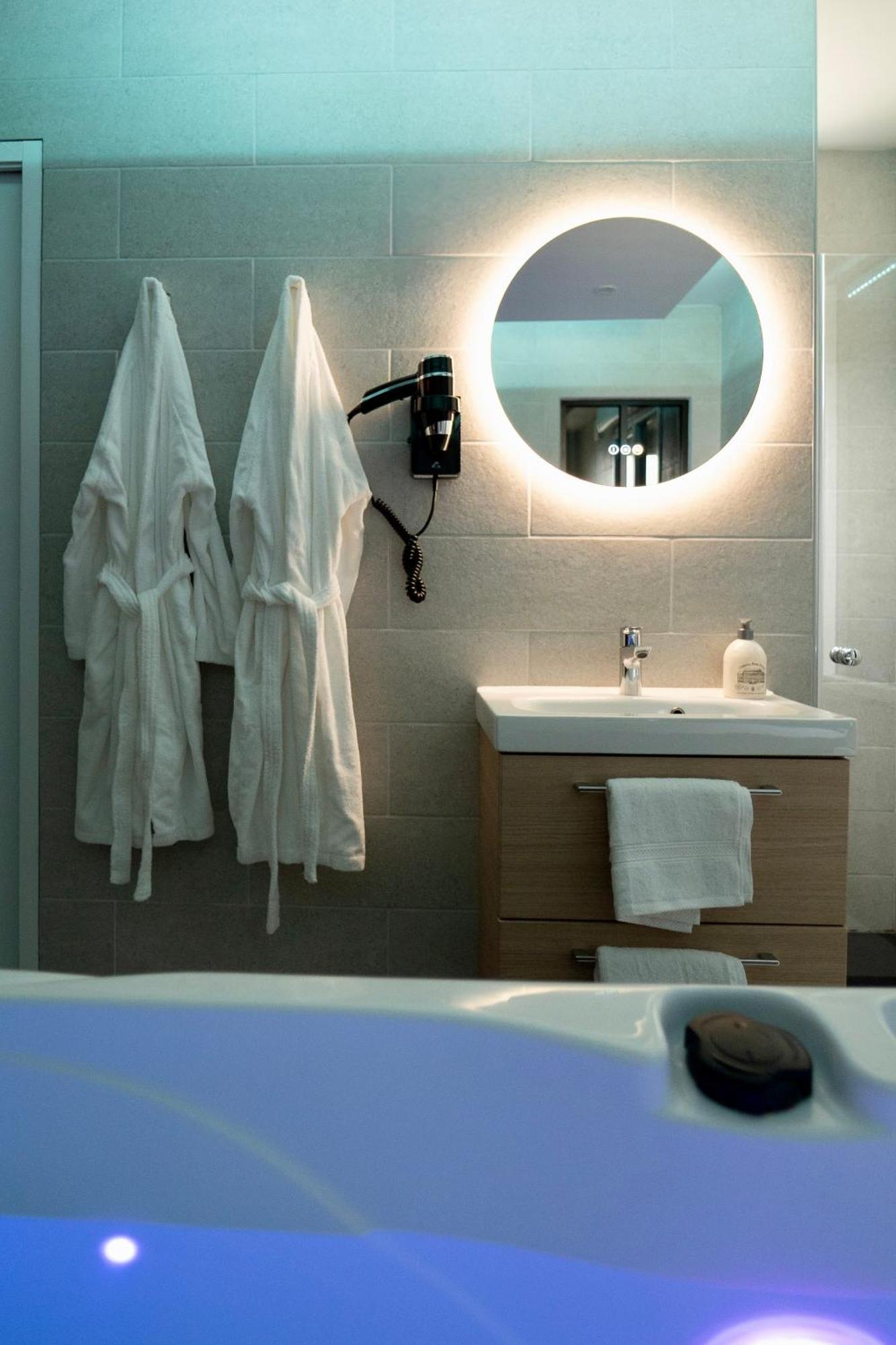 Escapade Relaxante - Spa - Jacuzzi - Sauna - Prives L'Isle-Adam Exterior photo
